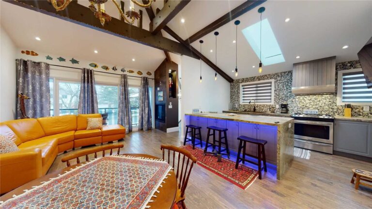 New property listed in Don Valley Village, Toronto C15