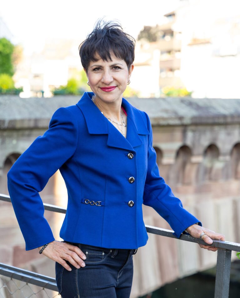 SHOKO real estate expert representing international buyers and explaining French property buying differences